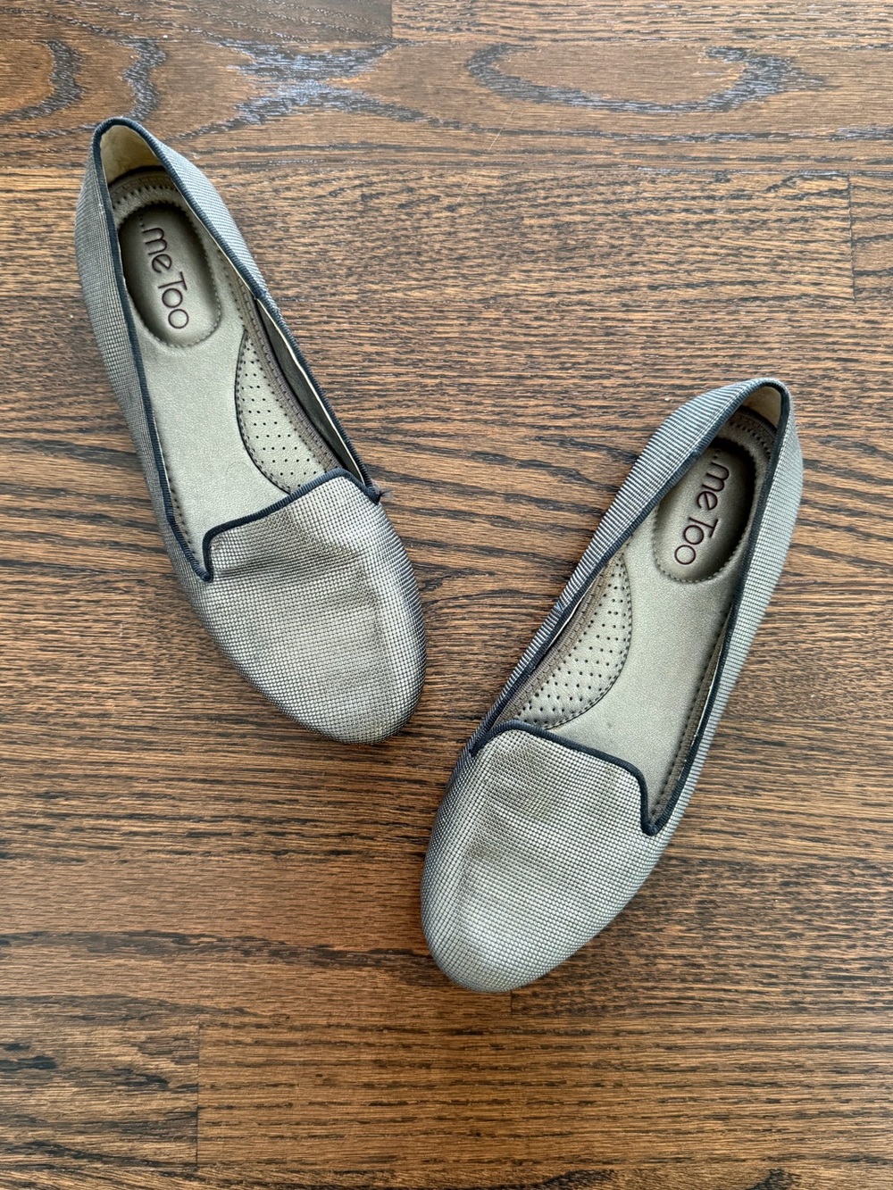 Me Too Pewter Metallic Smoking Flats – Size 6